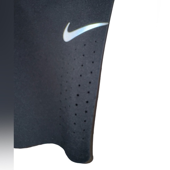 NIKE DriFit Epic LUX black Capri Leggings women’s size medium - side pockets - Picture 5 of 17